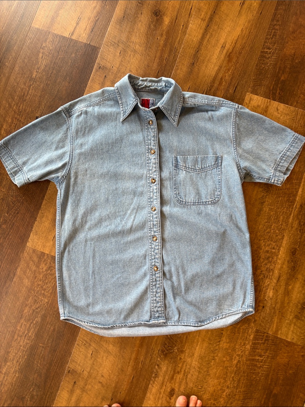 Vintage 90s Sun Belt Denim Button Down
100% Cotton - Picture 1 of 6